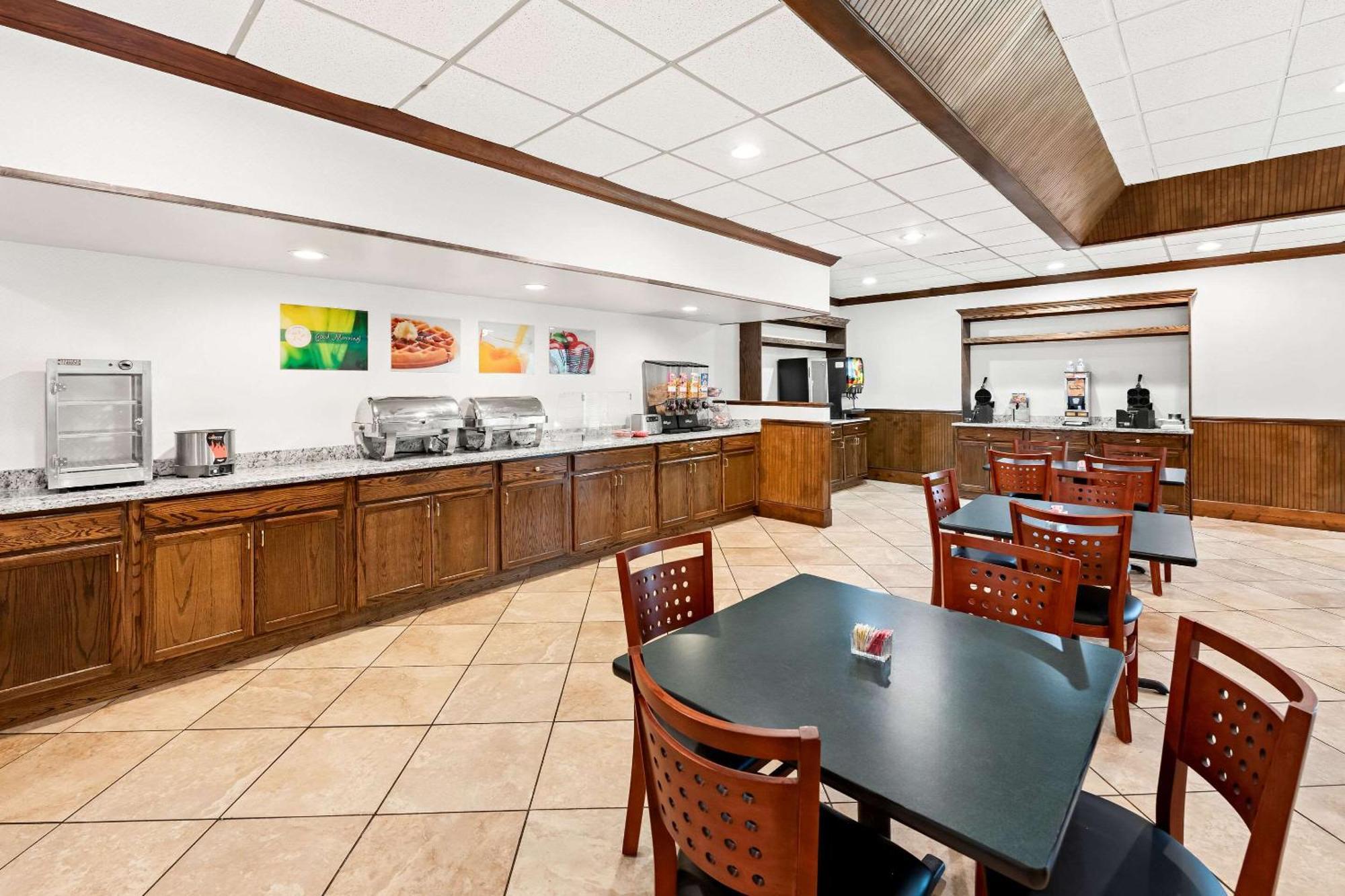 Quality Inn Dayton Airport Englewood Kültér fotó